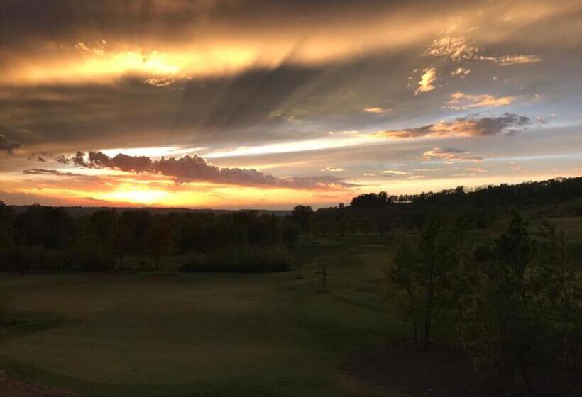 여관 Villa Carolina Resort