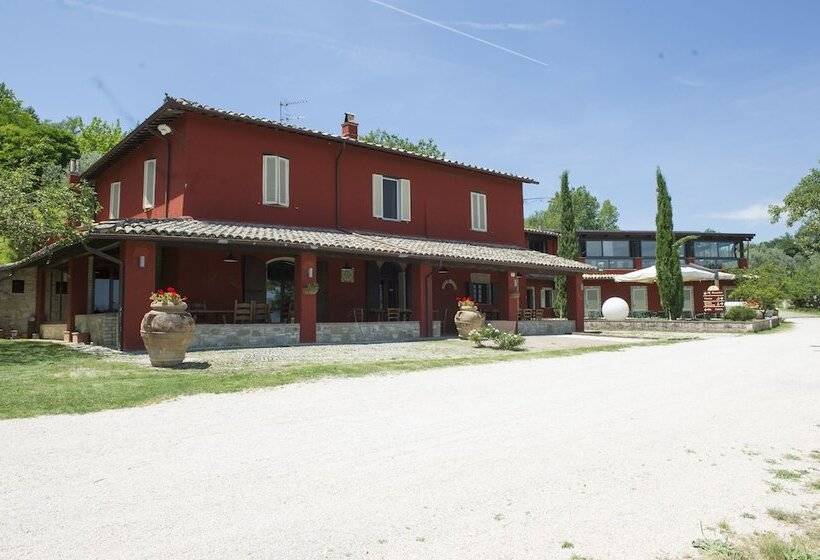 هتل Il Poggio Dei Pettirossi