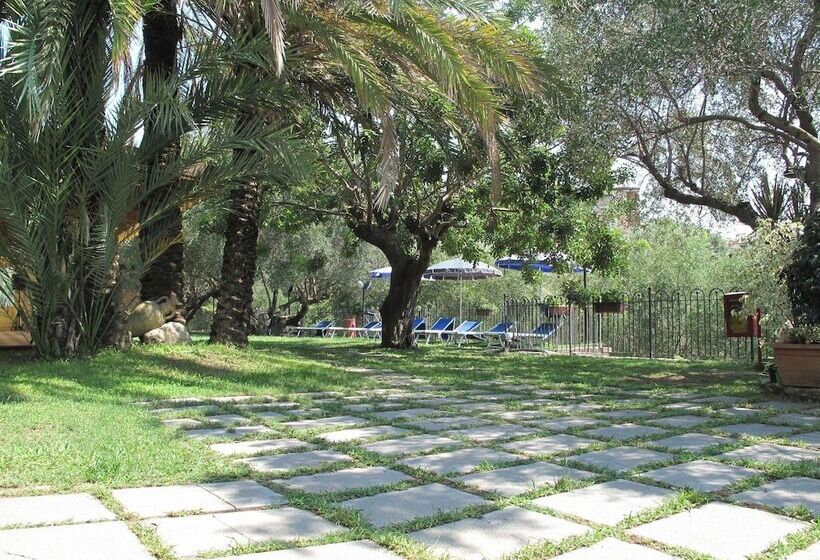 استراحتگاه Villaggio Garden Park