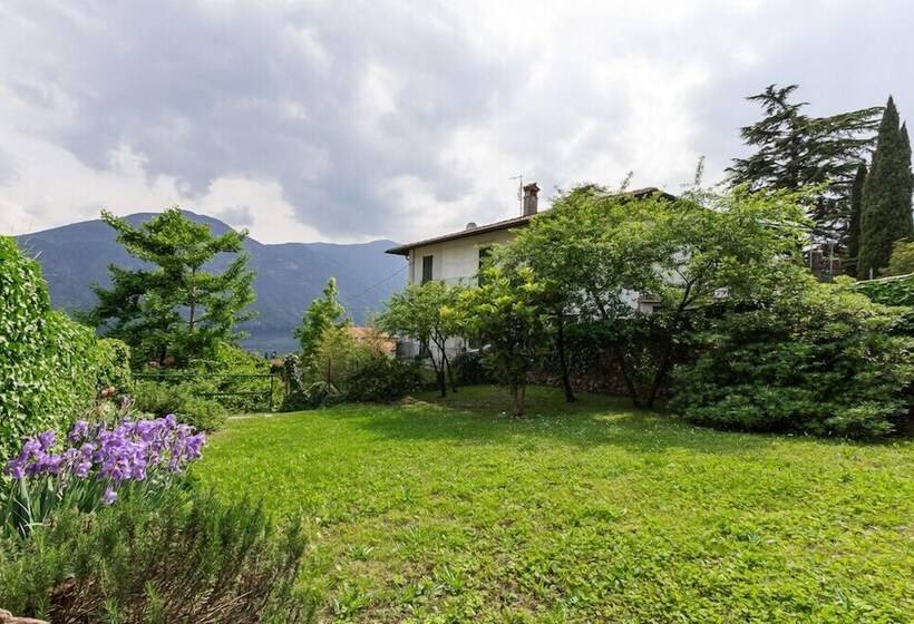 مسافرخانه Como Vita   Palazzo Carli