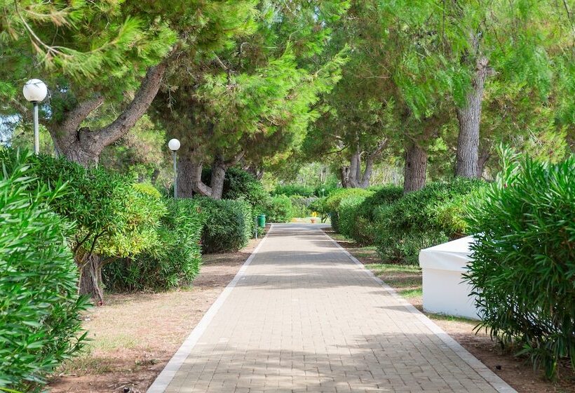 مسافرخانه Nicolaus Club Alimini Smile