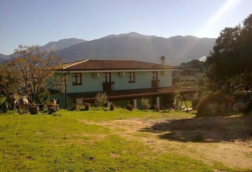 ホテル Agriturismo Alba Chiara