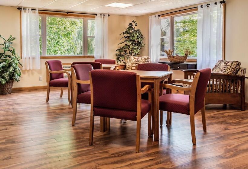 فندق Capt.'s Inn & Suites