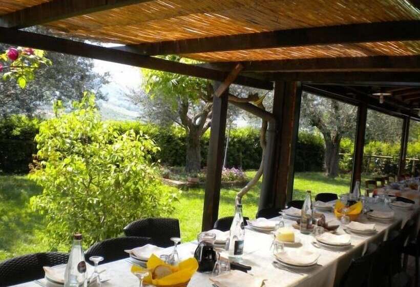 استراحتگاه Il Girasole Country Village