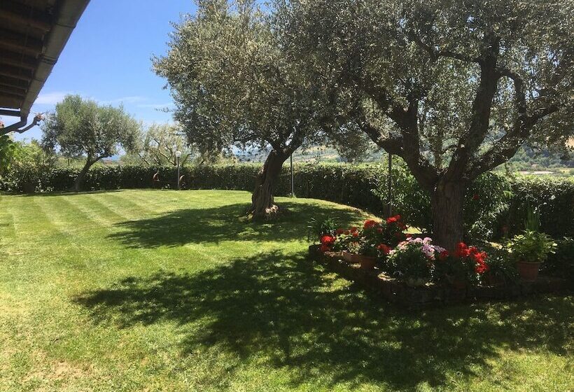 استراحتگاه Il Girasole Country Village