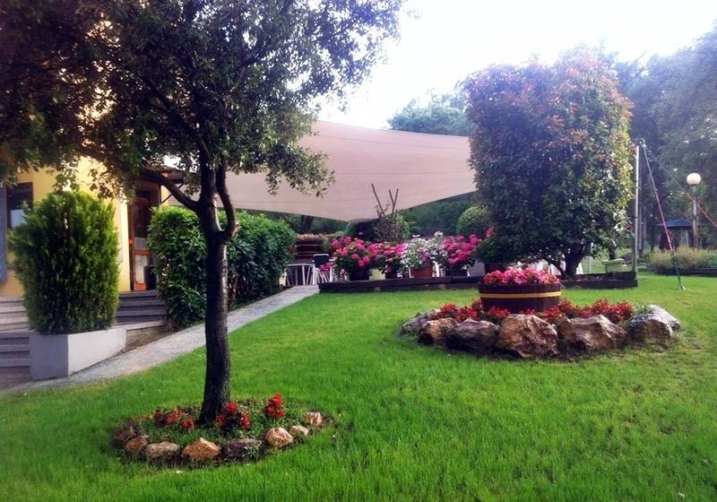 مسافرخانه Esteba