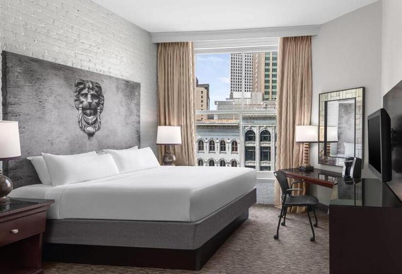 هتل Astor Crowne Plaza  Corner Of Bourbon Street