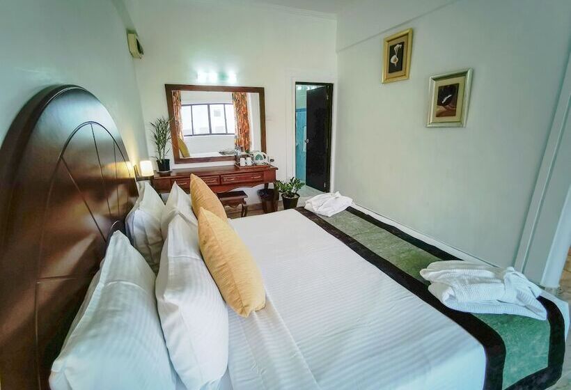 Fotos del hotel Camelot Beach:  27