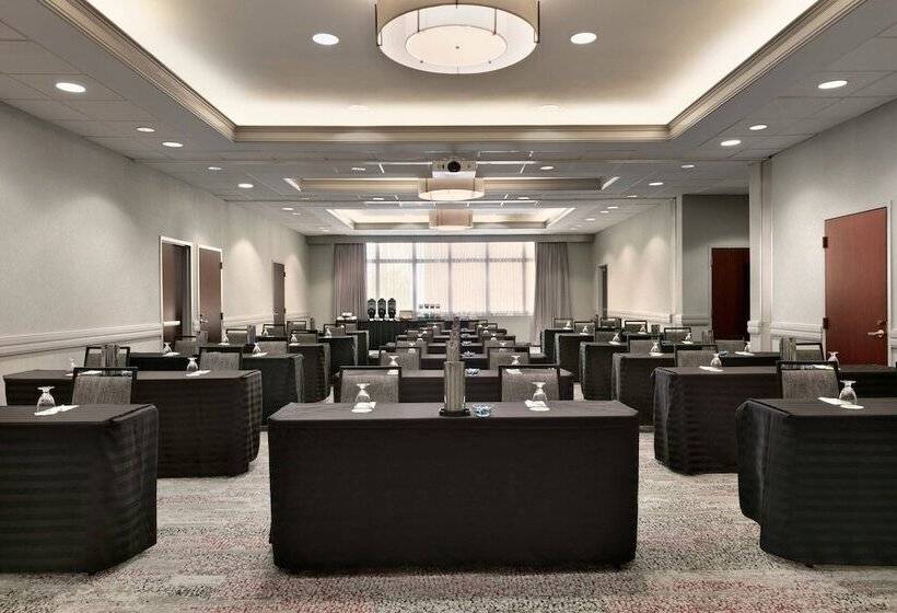 هتل Courtyard By Marriott Tysons Mclean