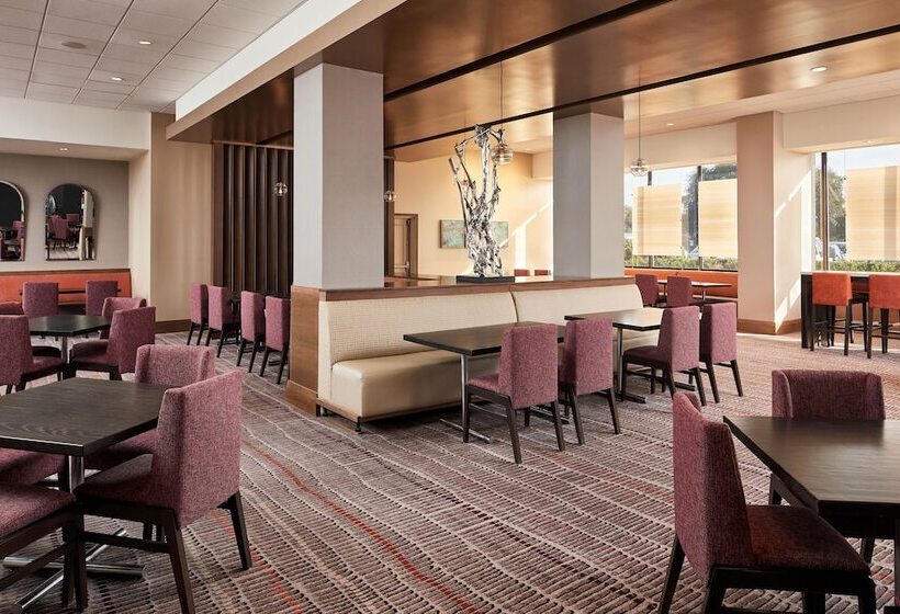 هتل Crowne Plaza Dallas Love Field   Med Area, An Ihg