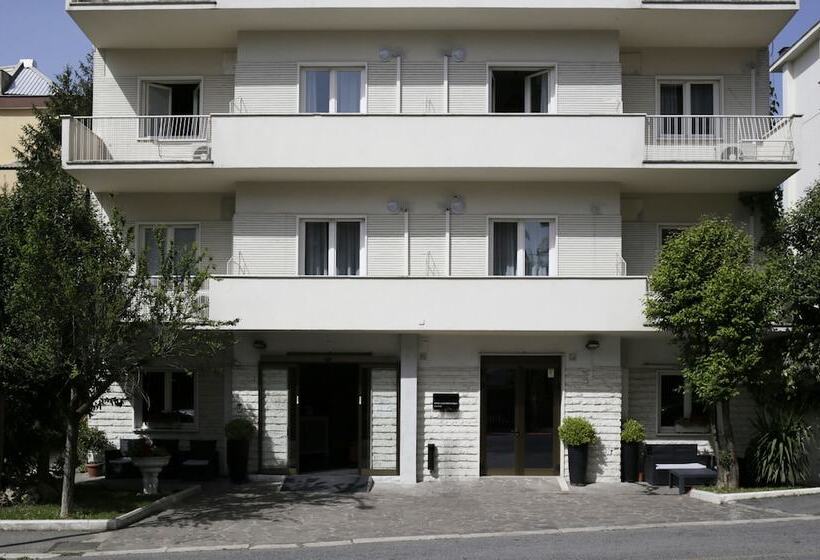 Fotos del hotel C-hotels Club House Roma:  38