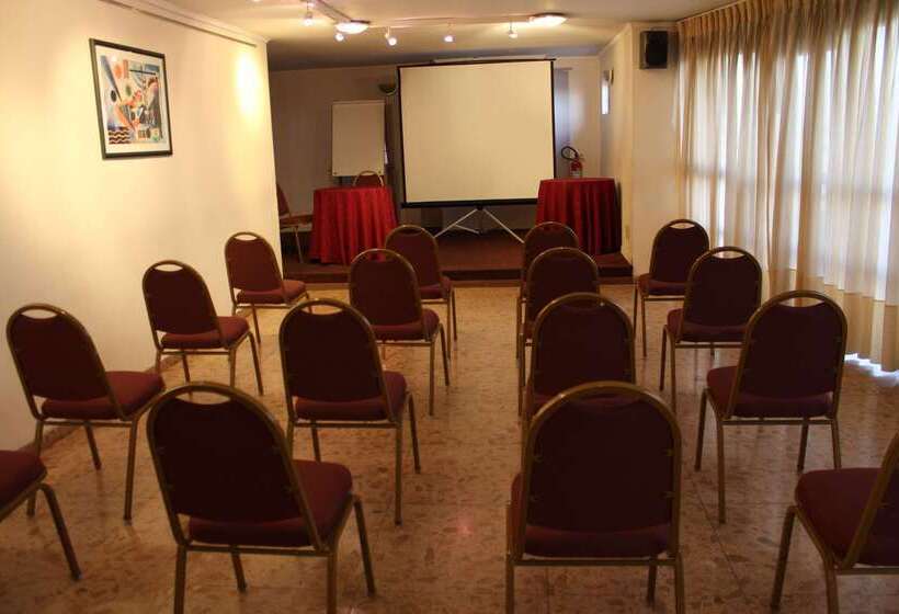 هتل Alfa Suites   Montevideo