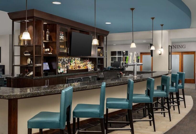 هتل Doubletree By Hilton Chicago O Hare Airport  Rosemont
