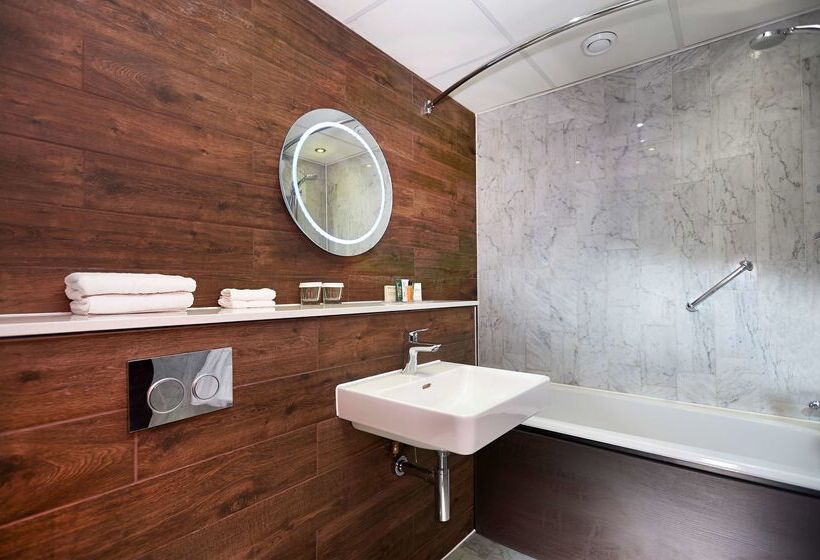 هتل Doubletree By Hilton  London  Docklands Riverside