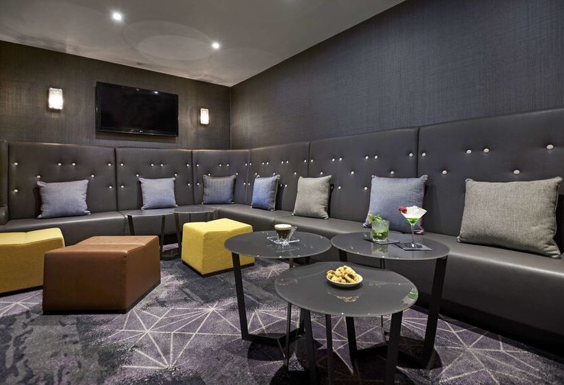 هتل Doubletree By Hilton  London  Docklands Riverside