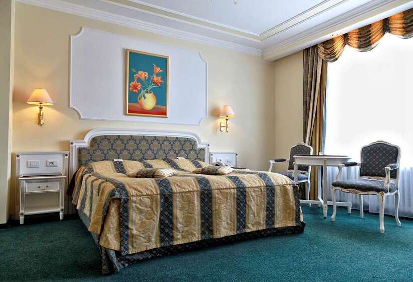 هتل Esplanade Spa And Golf Resort