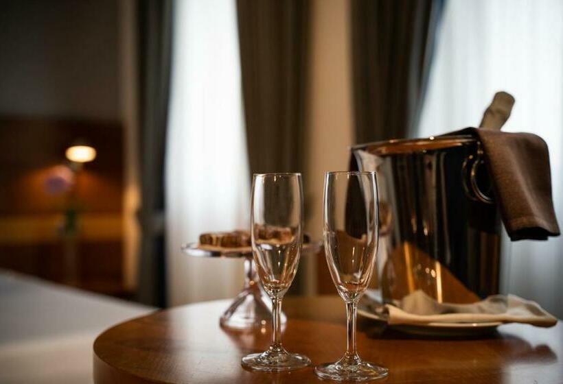 Fotos del hotel Fiera:  53 Fotos del hotel Fiera:  53