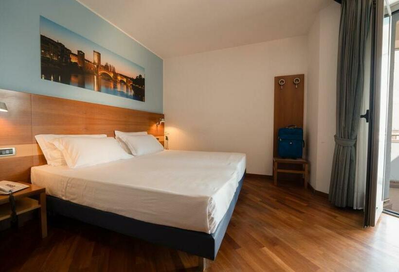 Fotos del hotel Fiera:  32 Fotos del hotel Fiera:  32