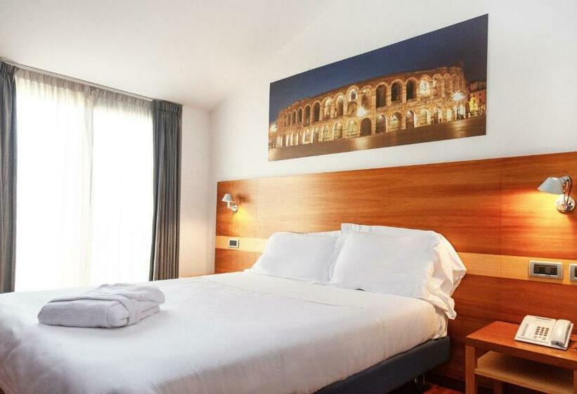 Fotos del hotel Fiera:  30 Fotos del hotel Fiera:  30