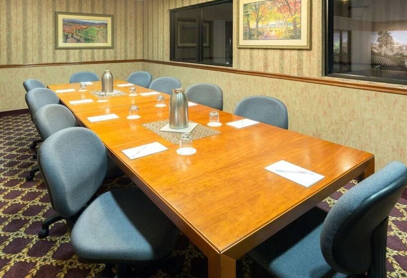 هتل Hawthorn Suites By Wyndham Napa Valley