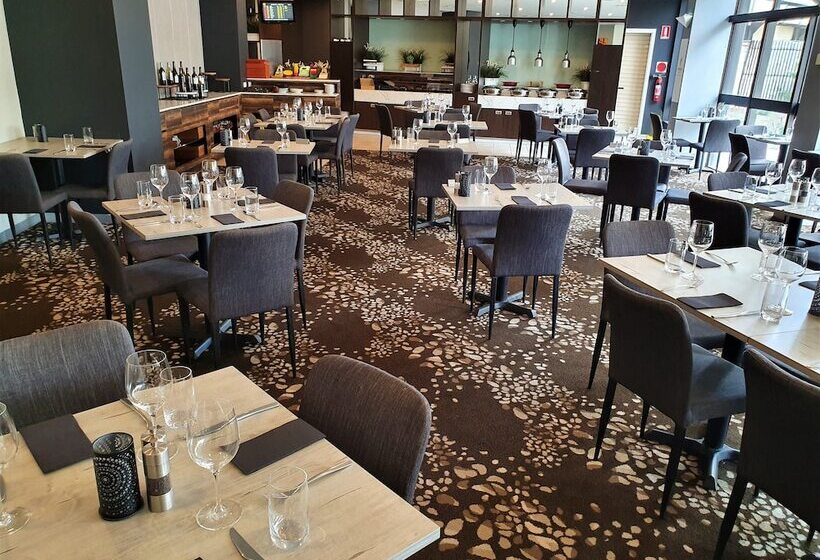 Отель Holiday Inn Melbourne Airport, An Ihg