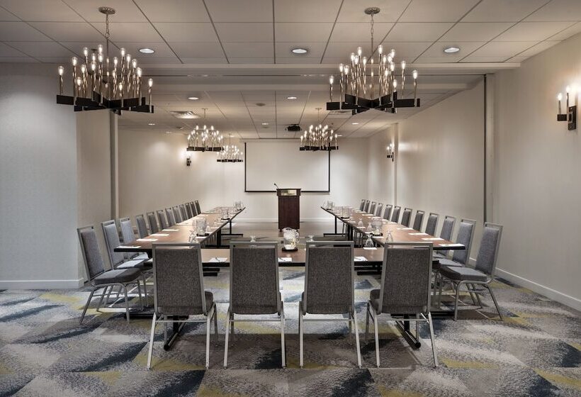 هتل Holiday Inn Montreal Longueuil, An Ihg
