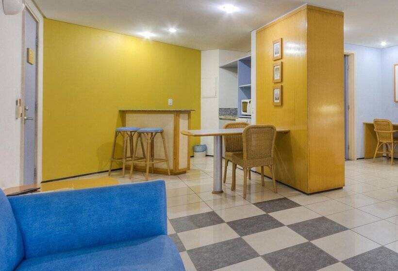 בית מלון כפרי Iate Plaza
