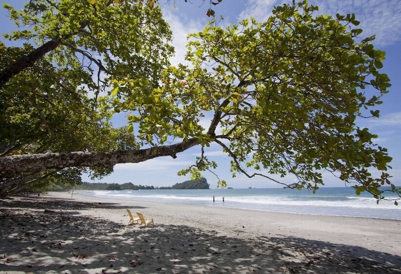 هتل Karahe Beach