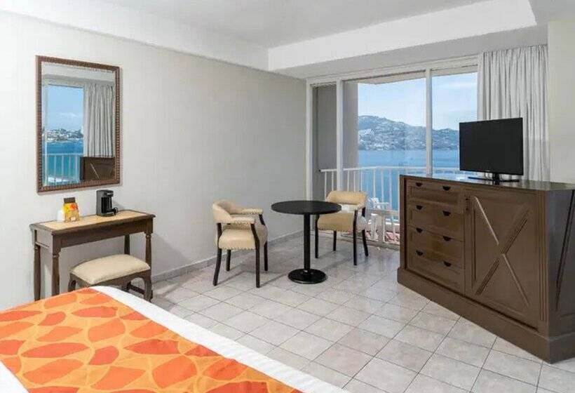 هتل Krystal Beach Acapulco