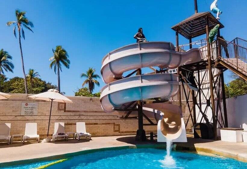 هتل Krystal Beach Acapulco