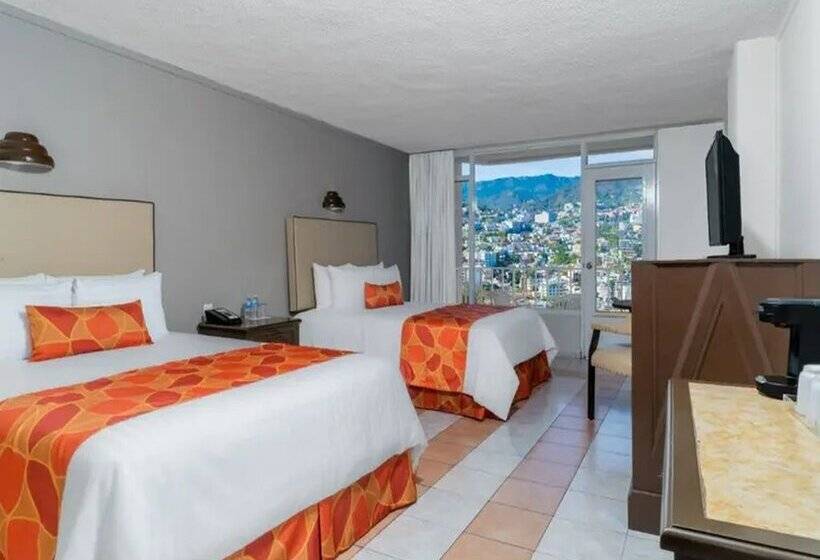 هتل Krystal Beach Acapulco