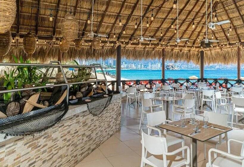 هتل Krystal Beach Acapulco