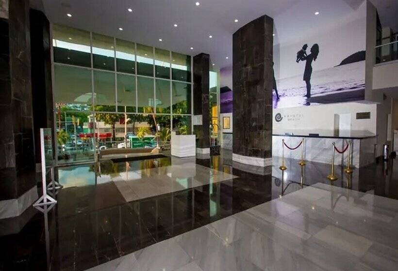 هتل Krystal Beach Acapulco