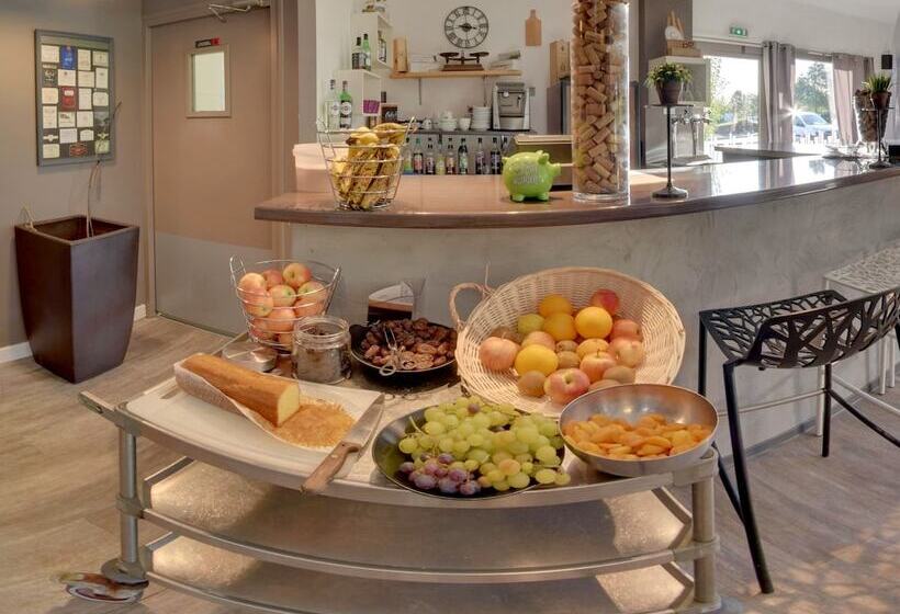 فندق Logis Atoll