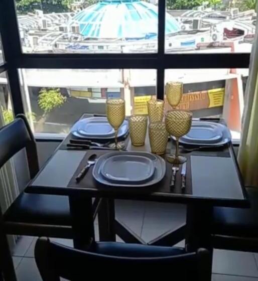 Отель Manos Royal