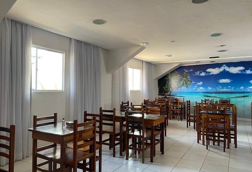 Отель Manos Royal