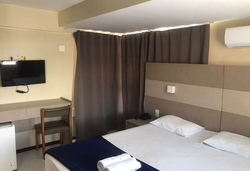 בית מלון כפרי Manos Royal