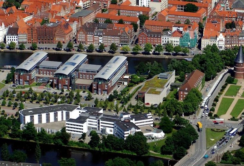 هتل Park Inn By Radisson Lübeck