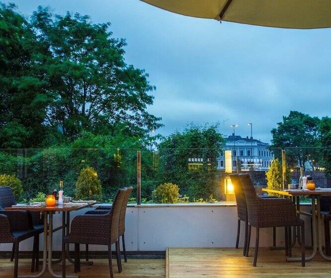 هتل Park Inn By Radisson Lübeck