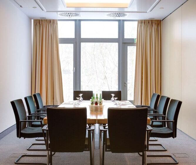 هتل Park Inn By Radisson Lübeck