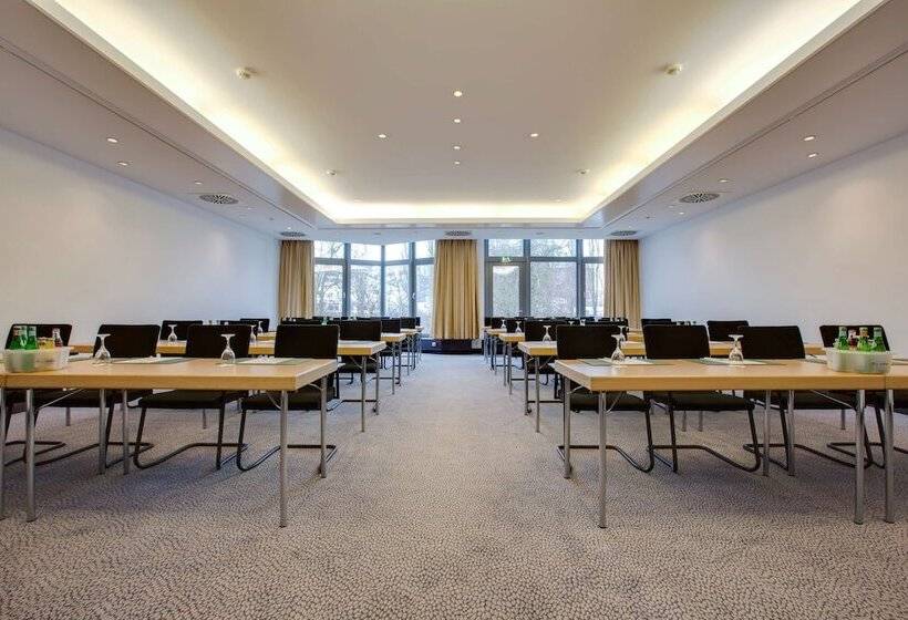 هتل Park Inn By Radisson Lübeck