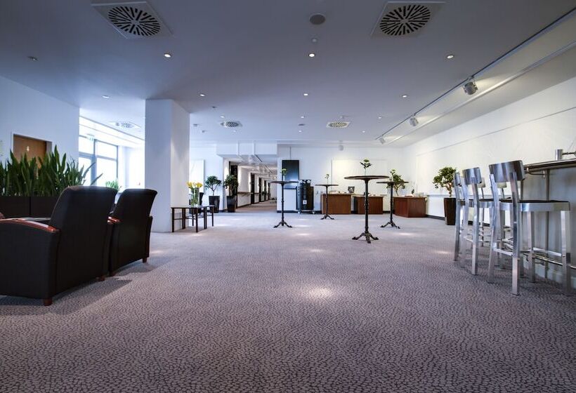 هتل Park Inn By Radisson Lübeck