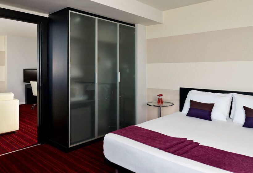 هتل Park Plaza Leeds