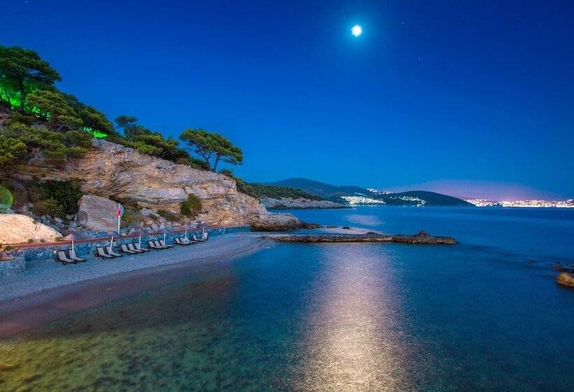 هتل Pine Bay Holiday Resort