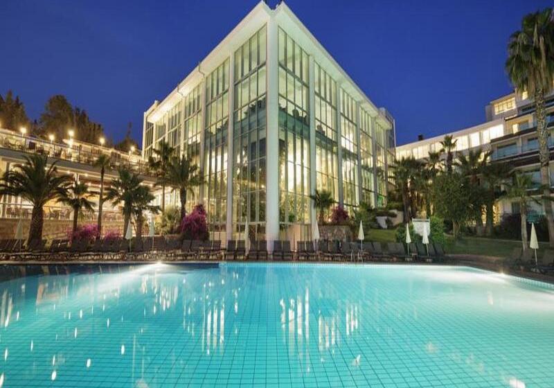 هتل Pine Bay Holiday Resort