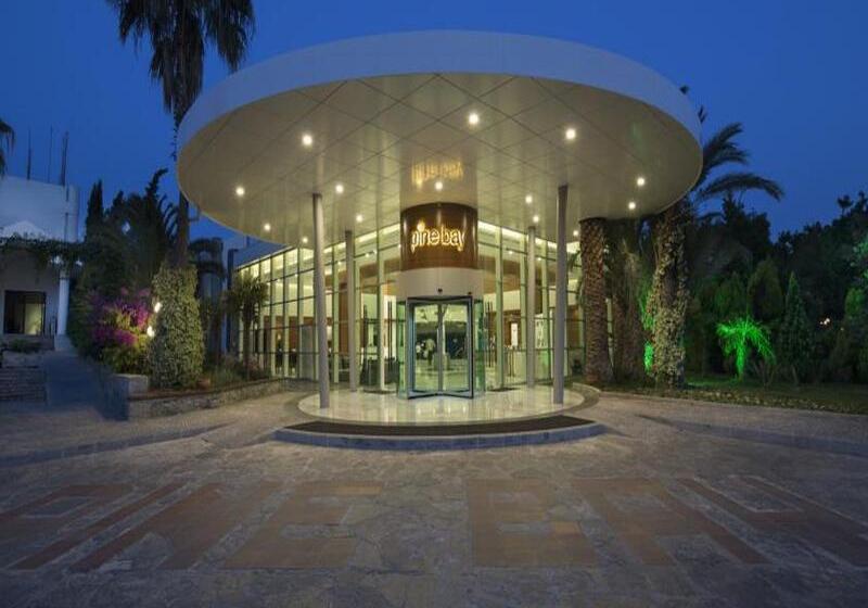 هتل Pine Bay Holiday Resort