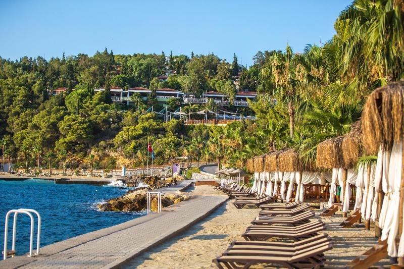 هتل Pine Bay Holiday Resort