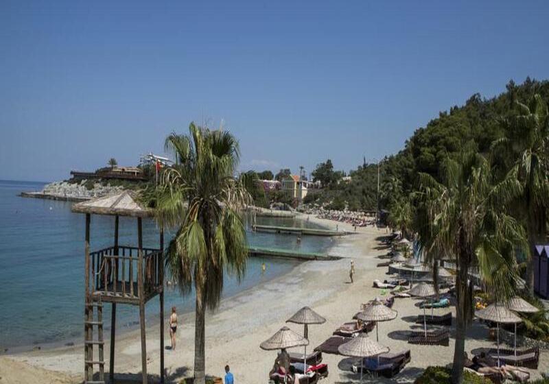 هتل Pine Bay Holiday Resort