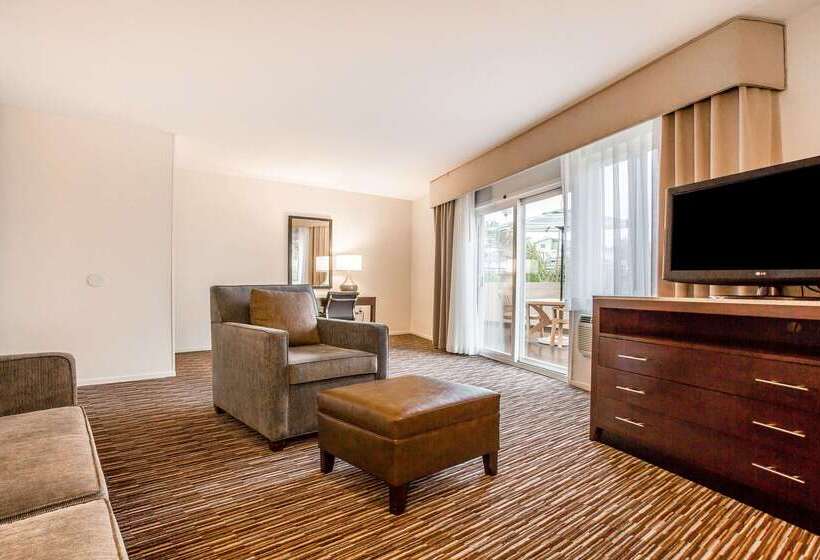 هتل Quality Inn & Suites Hermosa Beach