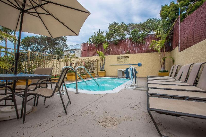 هتل Quality Inn & Suites Hermosa Beach